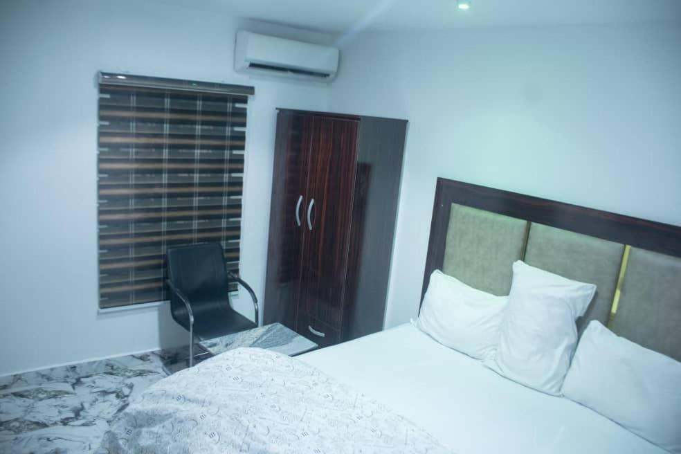 Kay Luxury Suites Uyo Exterior foto