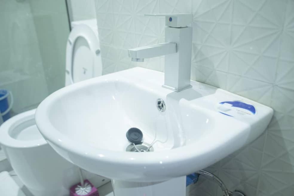 Kay Luxury Suites Uyo Exterior foto